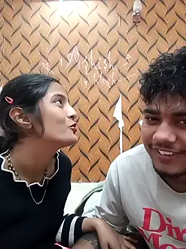 romantic couple1 online show from February 13, 12:45 am