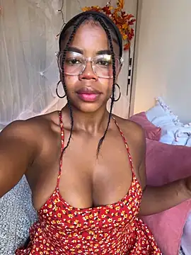 Snapshot of Sweet-Jade chatting on October 14, 10:12 pm Sweet-Jade online show from October 14, 10:12 pm