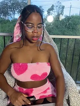 Snapshot of Sweet-Jade chatting on October 15, 10:23 pm Sweet-Jade online show from October 15, 10:23 pm