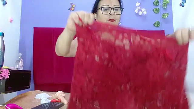 andrealopezcm101 online show from October 27, 11:50 am