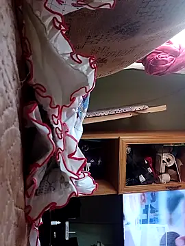 sweetdebbiexxxx online show from October 15, 10:40 am