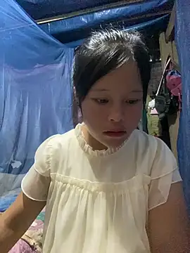 Snapshot of O_o_UwU_o_O chatting on October 18, 8:28 am O o UwU o O online show from October 18, 8:28 am