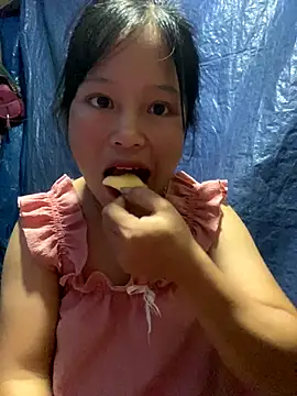 Snapshot of O_o_UwU_o_O chatting on September 22, 9:30 am O o UwU o O online show from September 22, 9:30 am