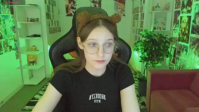 JenniferKiim online show from February 11, 2:18 pm