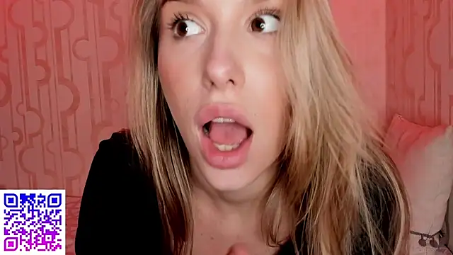 ElysiaXo online show from September 26, 9:01 pm