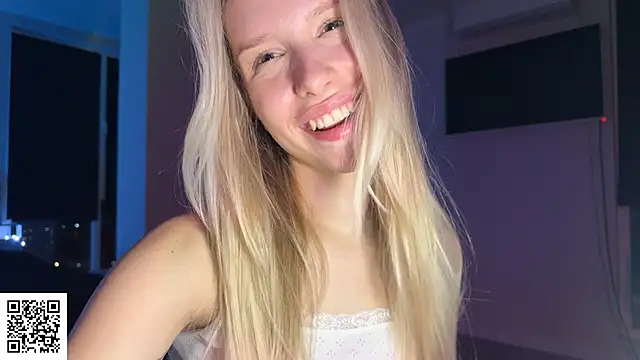 ElysiaXo online show from December 4, 10:10 pm