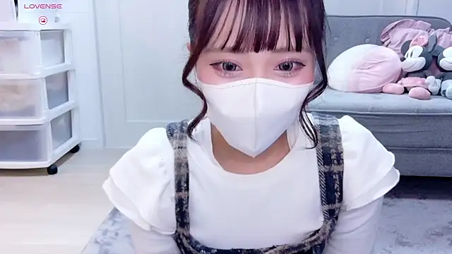 YURi luv online show from December 3, 1:13 pm