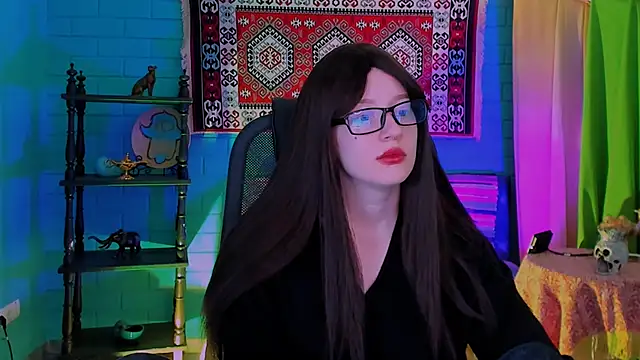 AliceWelch  online show from October 19, 8:27 am