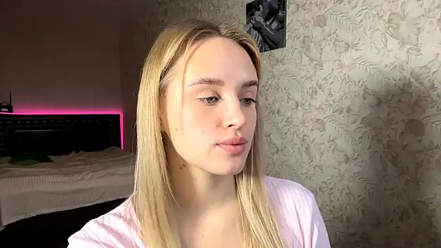 ElisabetLorney online show from November 17, 8:15 am