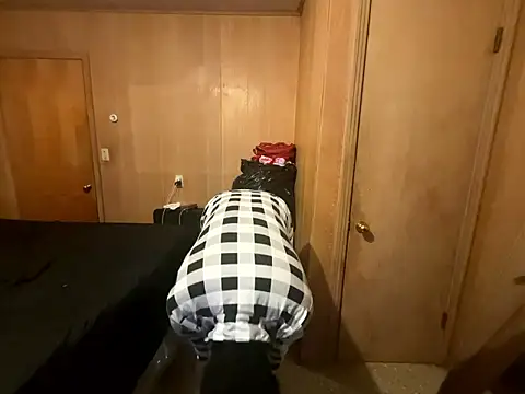 saltlightEmber online show from December 17, 1:00 am