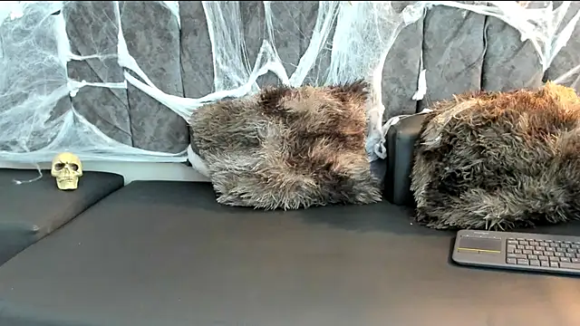 Rowan Mills online show from October 13, 8:55 pm