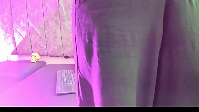 Rowan Mills online show from October 3, 8:25 pm