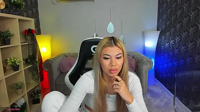 xPuka online show from December 17, 5:17 pm