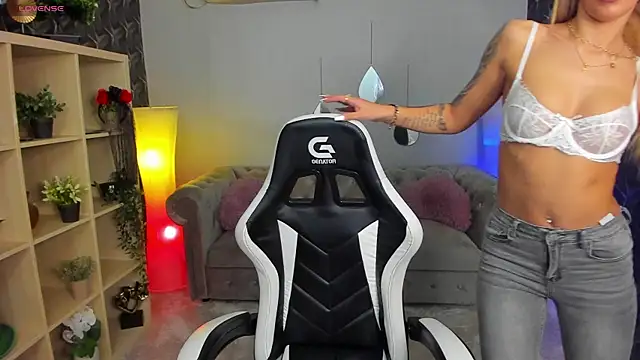 xPuka online show from December 4, 6:19 pm