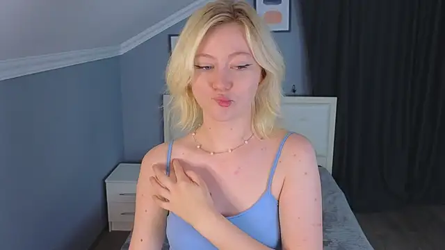 Violet Willis online show from September 11, 4:07 pm