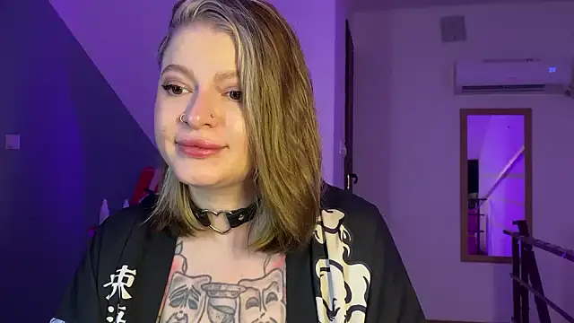 Snapshot of Mia_Kamp chatting on September 11, 5:57 pm Mia Kamp online show from September 11, 5:57 pm