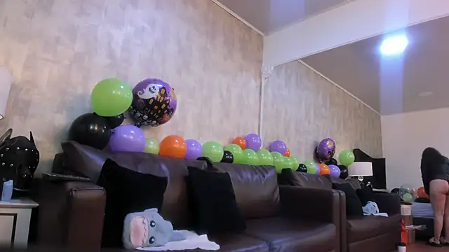 BarbaraLeython1 online show from October 29, 2:53 pm