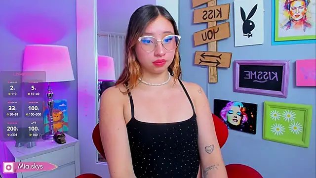 mia skys online show from December 18, 2:44 pm