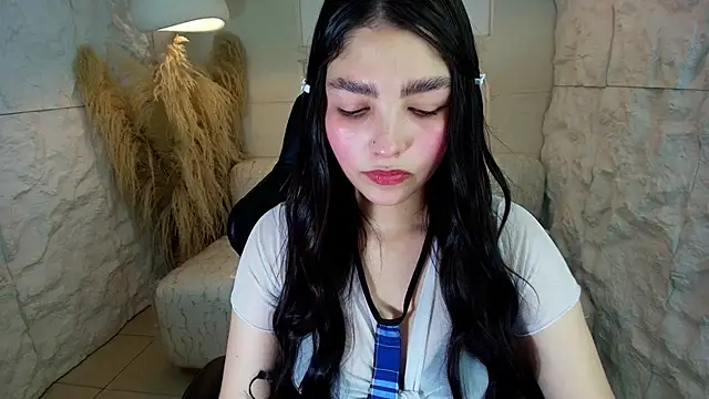 Snapshot of luna__r chatting on October 11, 7:49 pm luna  r online show from October 11, 7:49 pm