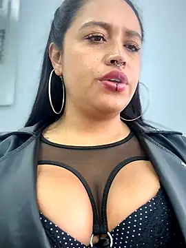 -Mia1 online show from December 1, 1:36 pm