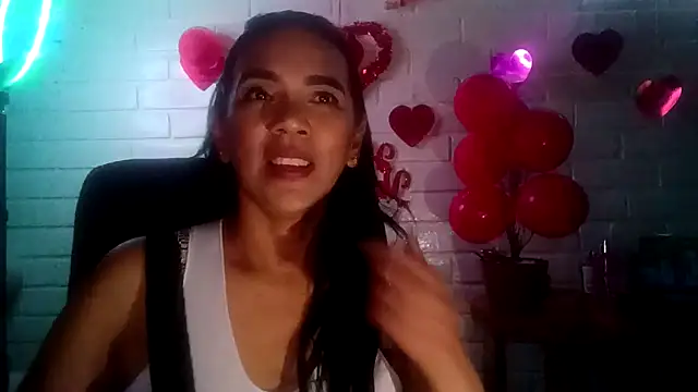 MiiaVelasquez online show from February 24, 5:39 am