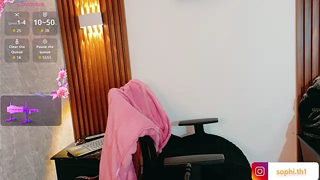 Sophi Thaylorr online show from September 19, 1:21 pm