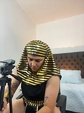 IanGilbert online show from October 30, 8:54 pm