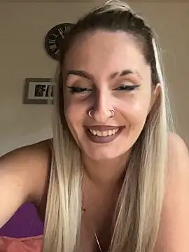 Snapshot of Sexy_Bulgarian_woman chatting on September 22, 7:51 am Sexy Bulgarian woman online show from September 22, 7:51 am