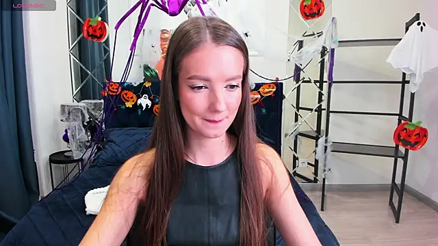 LoraSunnyy online show from October 26, 1:34 am