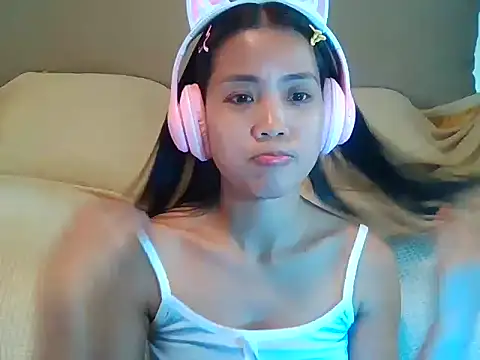 Snapshot of AnnewithanE chatting on September 17, 5:27 am AnnewithanE online show from September 17, 5:27 am