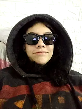Snapshot of emmii_cute chatting on October 23, 5:30 pm emmii cute online show from October 23, 5:30 pm