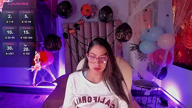 Snapshot of Karoline21 chatting on October 24, 2:07 am Karoline21 online show from October 24, 2:07 am