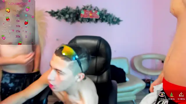 Handsomeboyss19 online show from December 5, 2:22 am