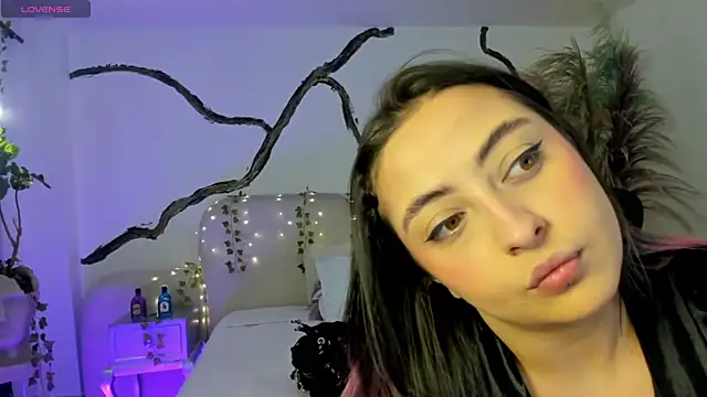 SarahCastro1  online show from October 11, 5:23 am