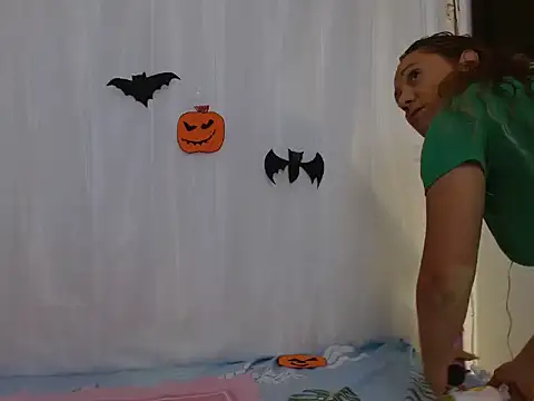 Snapshot of NoraParkeer chatting on October 11, 7:16 pm NoraParkeer online show from October 11, 7:16 pm