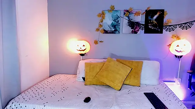 KimTayloor1 online show from October 17, 7:39 pm