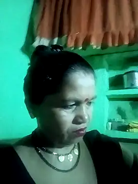 Manavi x online show from September 18, 9:35 pm