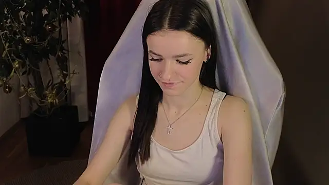 E l i z e  online show from January 15, 6:41 am