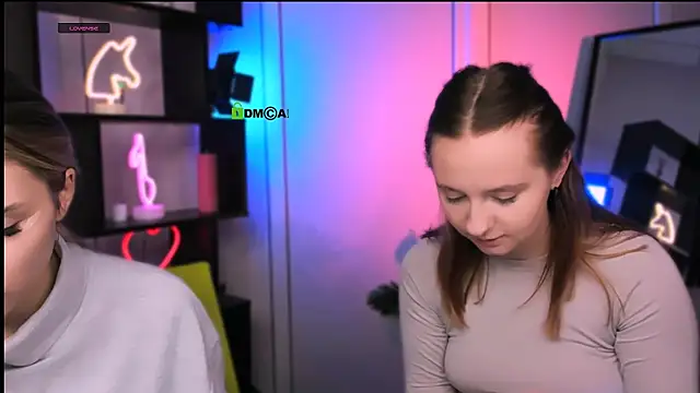 mila glow1 online show from December 4, 7:58 pm