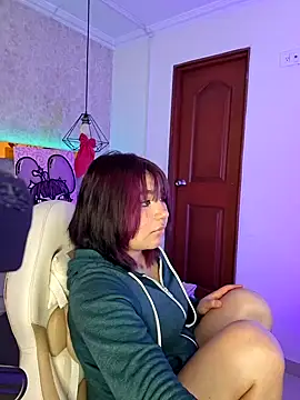 sophiievv online show from December 19, 6:44 pm