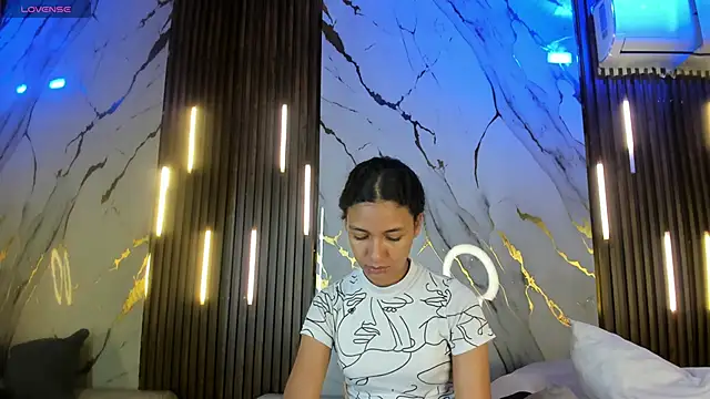 VictoriaDuart online show from November 12, 8:07 pm