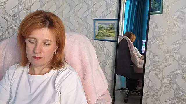 Elannaria online show from September 8, 3:33 pm