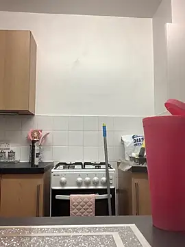 Goldiebaby online show from October 31, 12:45 am