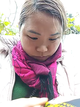 may-squirl online show from December 16, 6:52 am