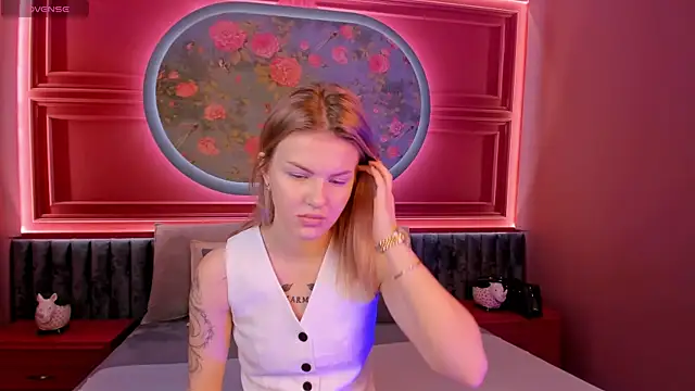 Snapshot of NaomiSol chatting on October 10, 7:30 pm NaomiSol online show from October 10, 7:30 pm
