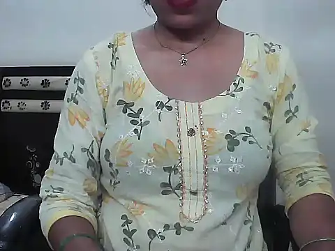 Snapshot of Lalita_thakur chatting on September 14, 6:28 pm Lalita thakur online show from September 14, 6:28 pm