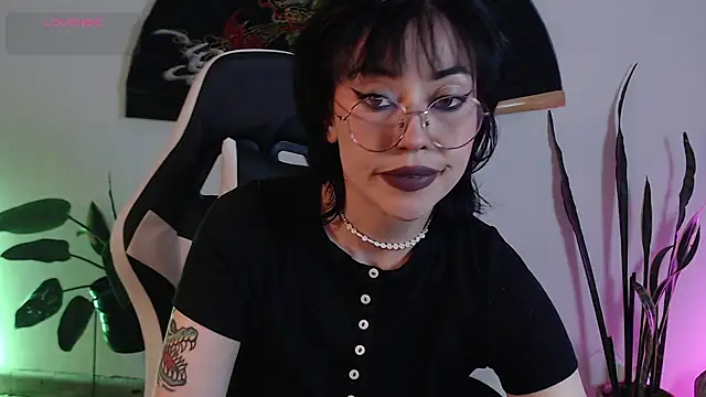 Ellyuwuw online show from January 10, 11:31 pm