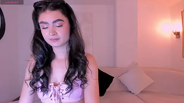 Snapshot of LucyWeiss_ chatting on October 23, 8:59 pm LucyWeiss online show from October 23, 8:59 pm