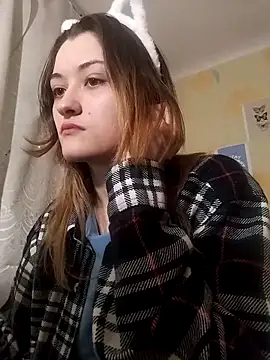 LillySvon online show from February 4, 5:05 pm