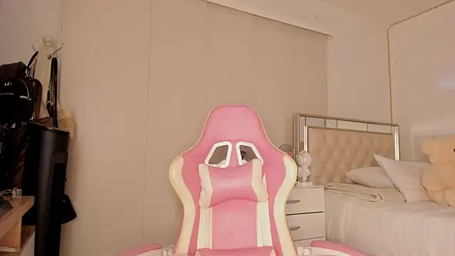 Snapshot of Lauuuuuuuu_ chatting on September 30, 4:40 am Lauuuuuuuu online show from September 30, 4:40 am